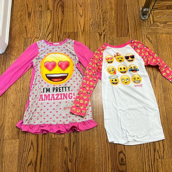 Set of 2 Emoji Nightgowns - Picture 1 of 8